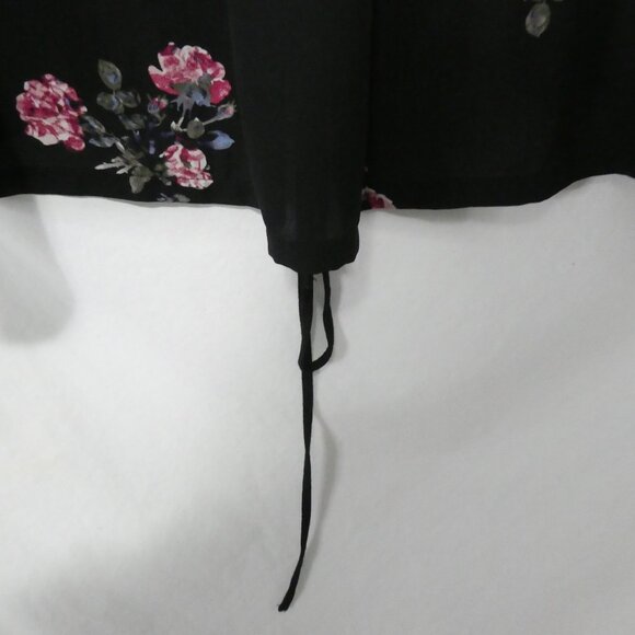 MICHEL STUDIO COLLECTION | 1X | Chic Black Top | Floral Back | Lace-Up Bottom - Picture 13 of 14